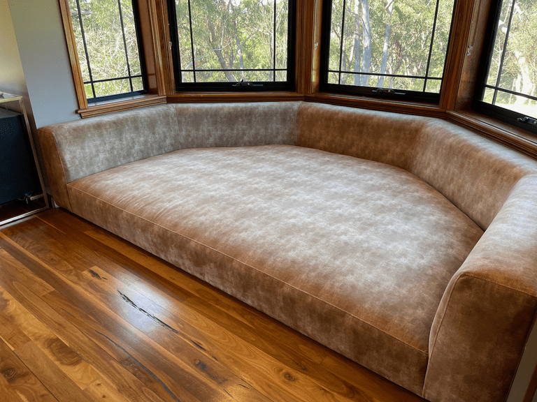 CUSTOM BAY WINDOW LOUNGES - Leisure Lounges
