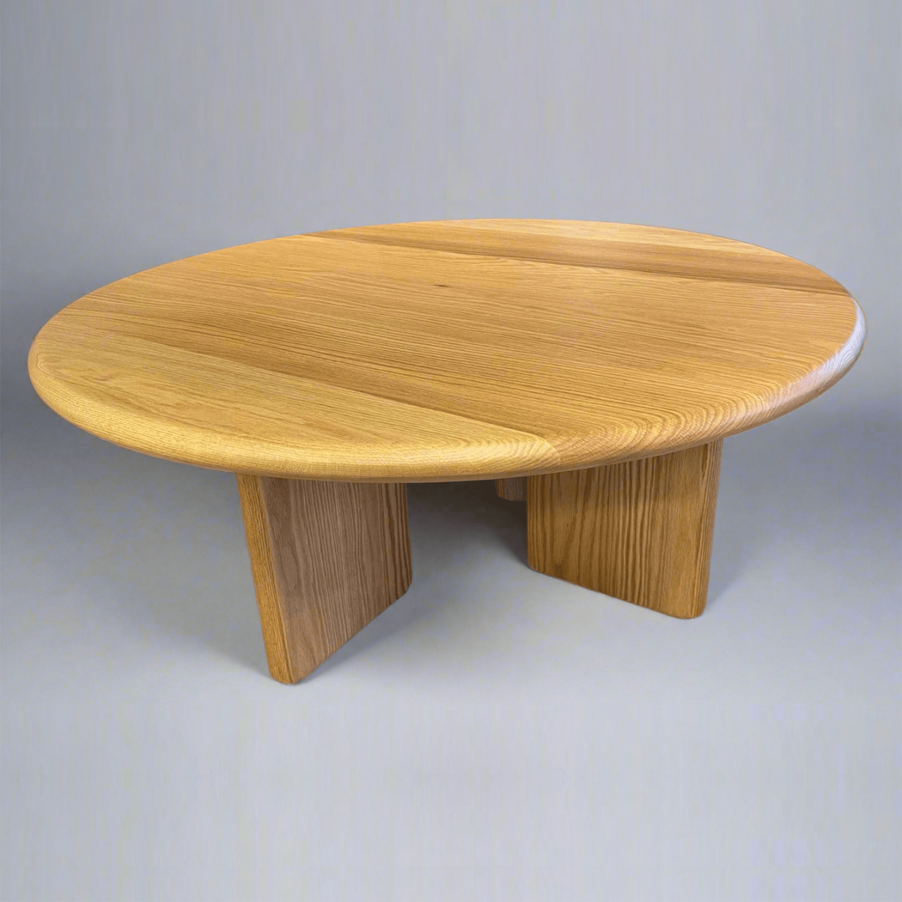 Round Coffee table - Solid American Oak - Leisure Lounges